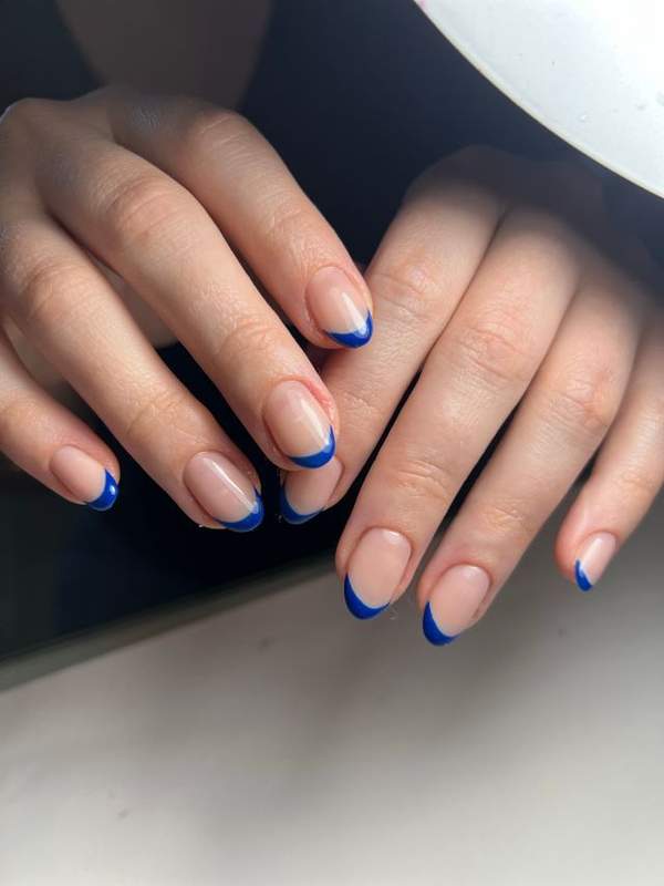 French Tip Manicure