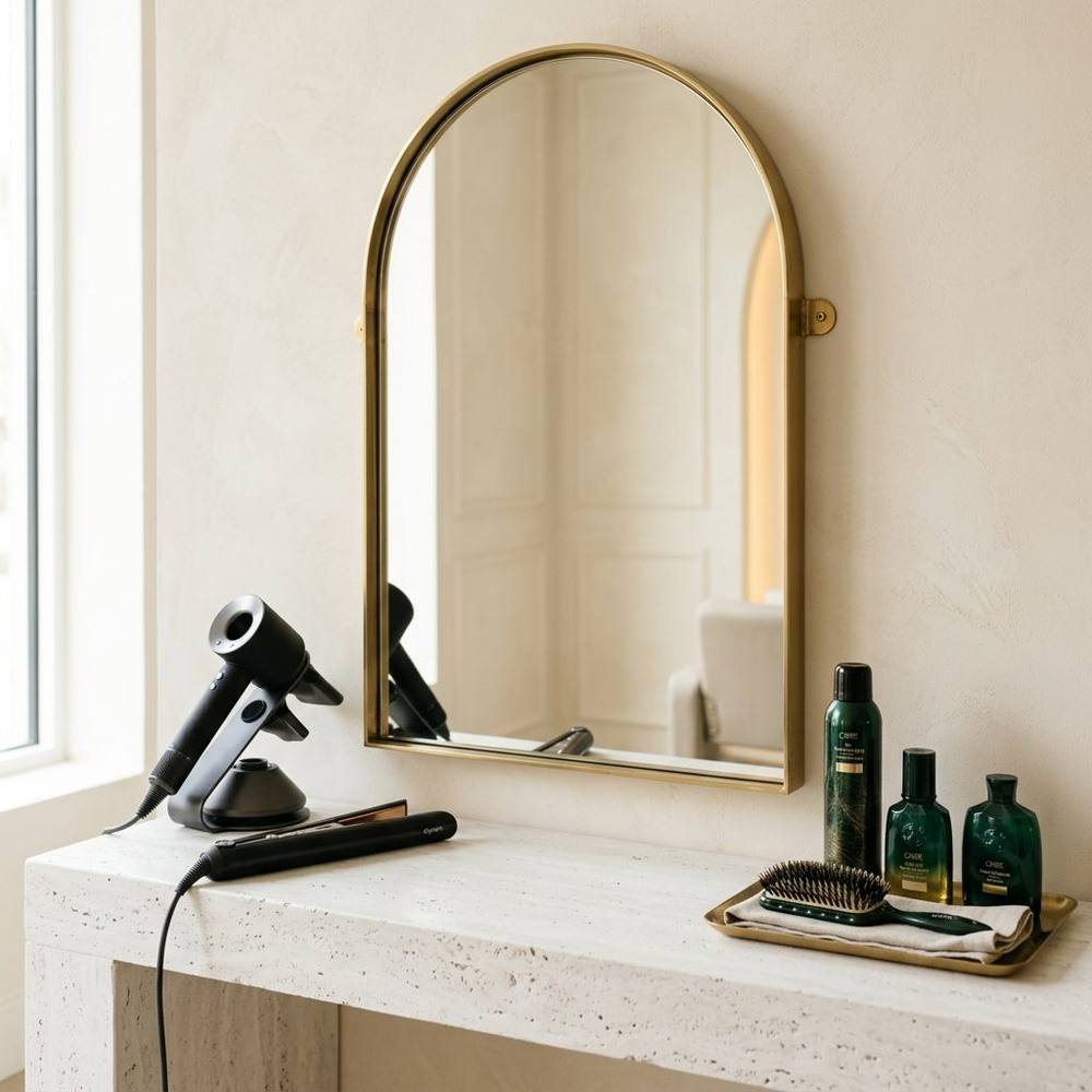 Minimalist salon studio station